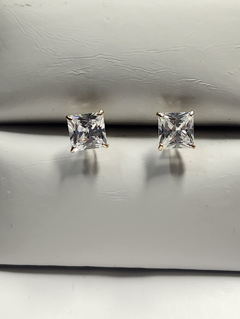 10K Solid Yellow Gold Classic Square-Cut Stud Earrings